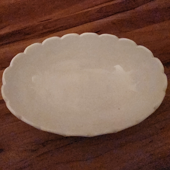 Large milk glass oval footed fruit bowl, vintage mid-century, great condition! - Picture 6 of 13